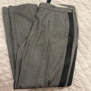 Super cute sz 4 leather on the side dress pants